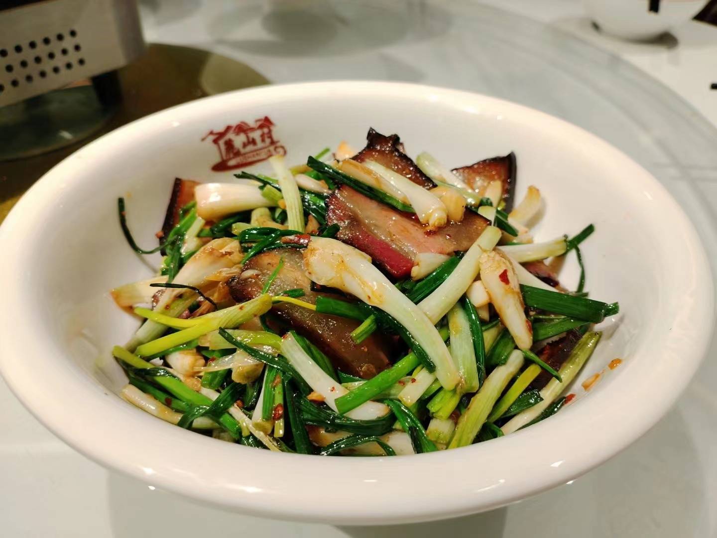 寒冬腊月,小炒黄牛肉,藠头炒腊肉,黑椒牛仔骨才是最适合下酒的硬菜