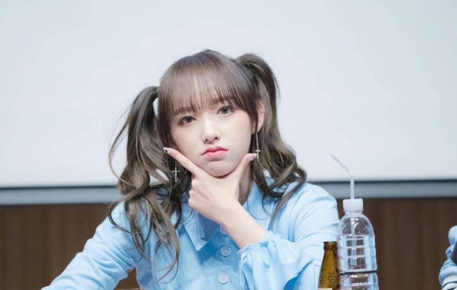 曾经是王一博伴舞,后搭档孟美岐出道,凭一己之力养活了全团_程潇_中国