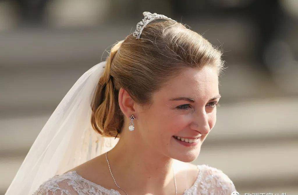 她曾如此美丽闪耀|卢森堡大公储妃斯蒂芬妮_造型_后续_珠宝