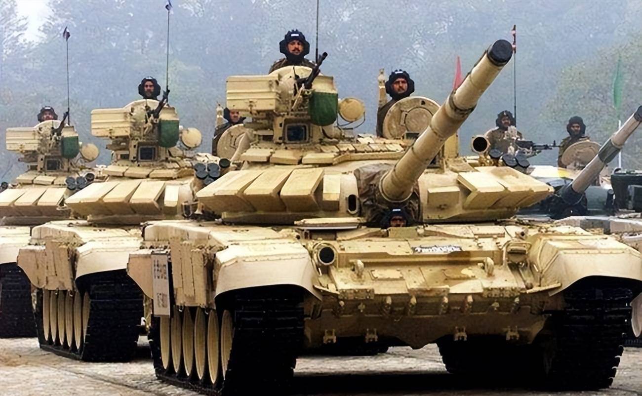至于印度的t90s坦克,则是俄罗斯t90坦克的"印度版".