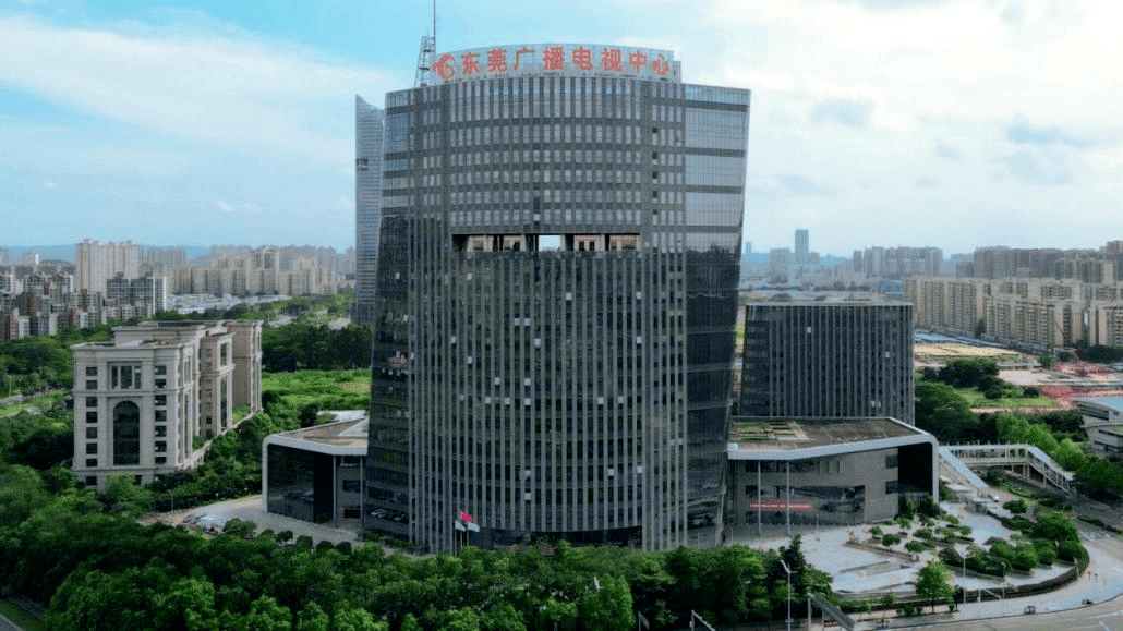 报名惊喜二:成功报名现场面试活动,即可亲子两人来一次奇妙的电视台