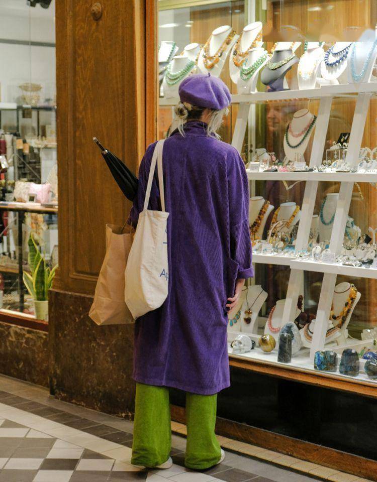 法国女人不爱"名牌包",就爱"帆布包"?