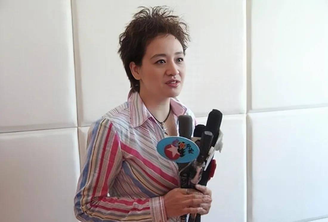 伍宇娟:年轻时与巩俐齐名,一部《疯狂的代价》道尽一生_电影_因为