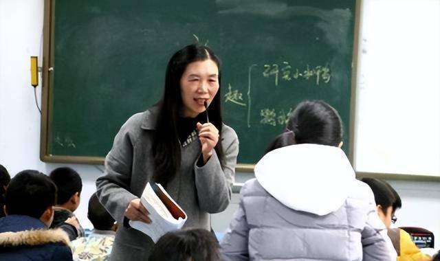 当延迟退休政策,遇到教师退出机制,大学生还有必要考