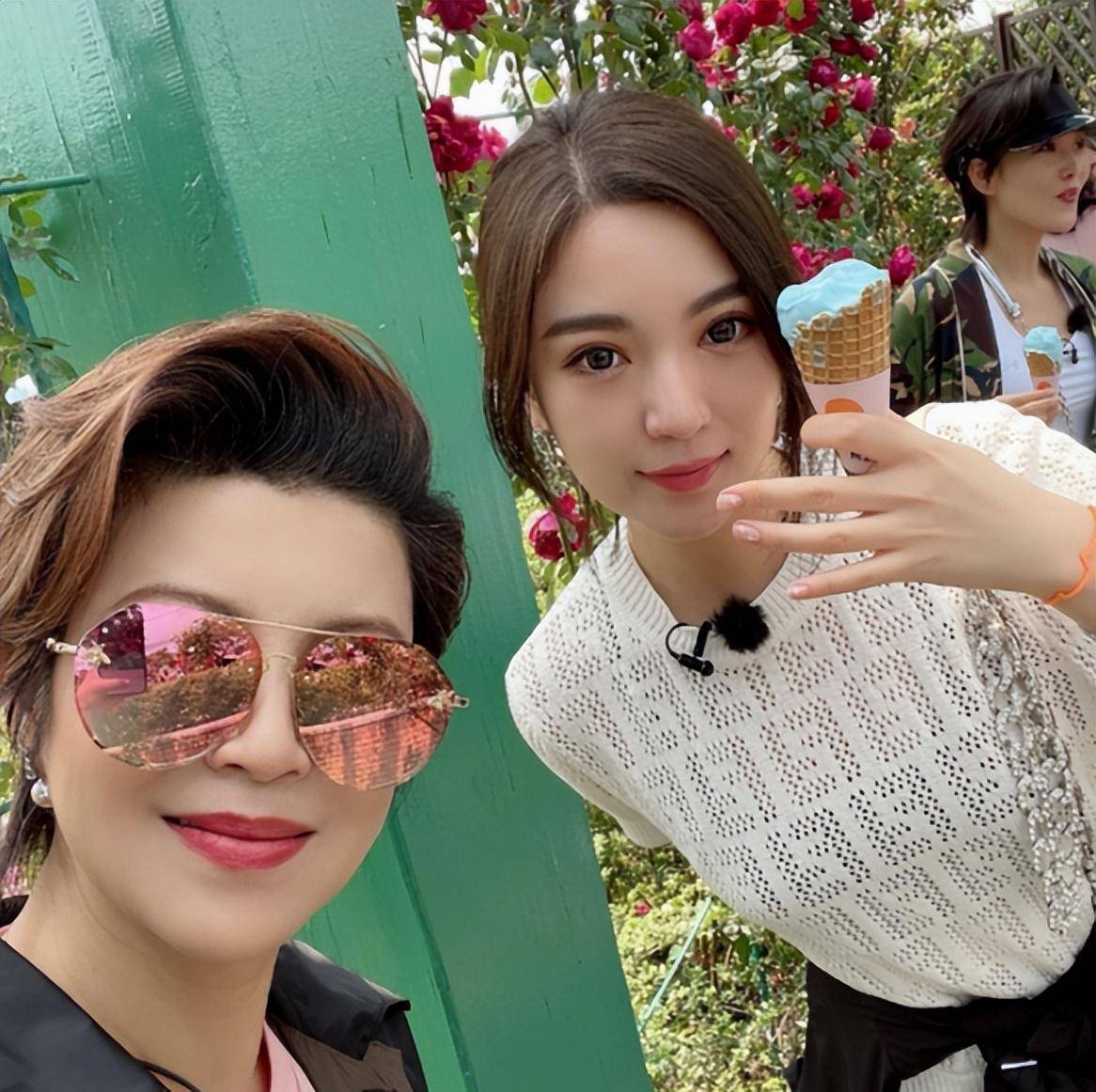 歌手杭天琪:47岁为小丈夫冒险生子,如今过得怎么样?_事业_张泽民_女儿
