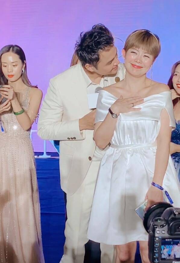 曾和张庭举止暧昧,跳舞被嘲像青蛙_员工_林瑞阳_公司