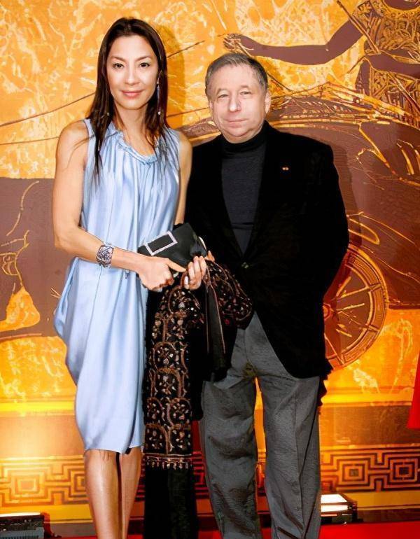 58岁杨紫琼,与74岁富豪男友相恋6000天,晒亲密纪念照_让-托德_中国