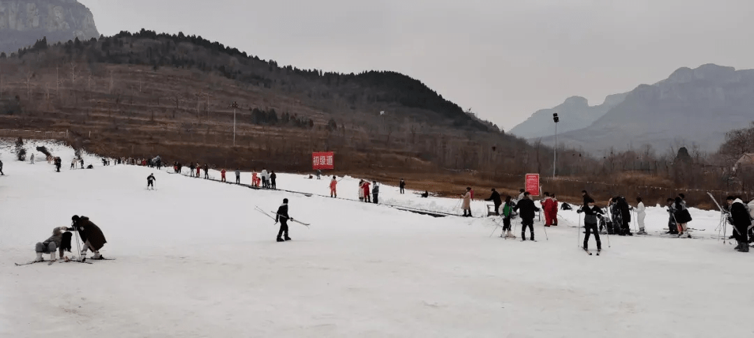 是山东地区专业化程度很高的滑雪场