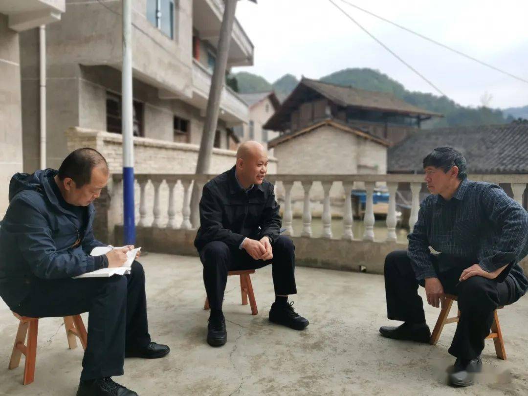 新伟业--黔东南新闻媒体"百人百进"大型蹲点调研采访】台江县公安局