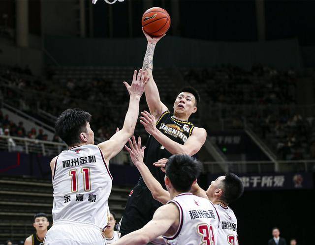 刘维维篮球教练图片