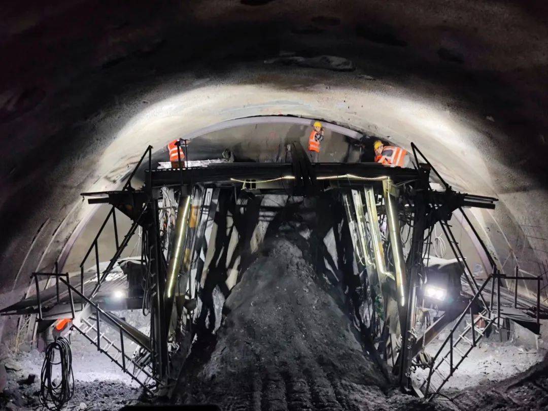 康略高速最新进展!_施工_建设_隧道