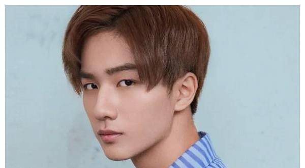 李宏毅同时撞脸成毅杨洋,红衣扮相酷似禹司凤,迟早被欢瑞捆绑!
