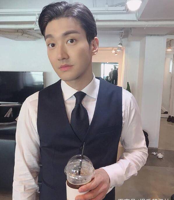 崔始源和彭于晏《破风》家族澳门重聚,想念窦骁却忘记王珞丹?