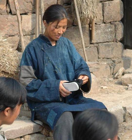 《安家》韩童生的老伴同伴周迅出演《不完美的她》那个演员是谁