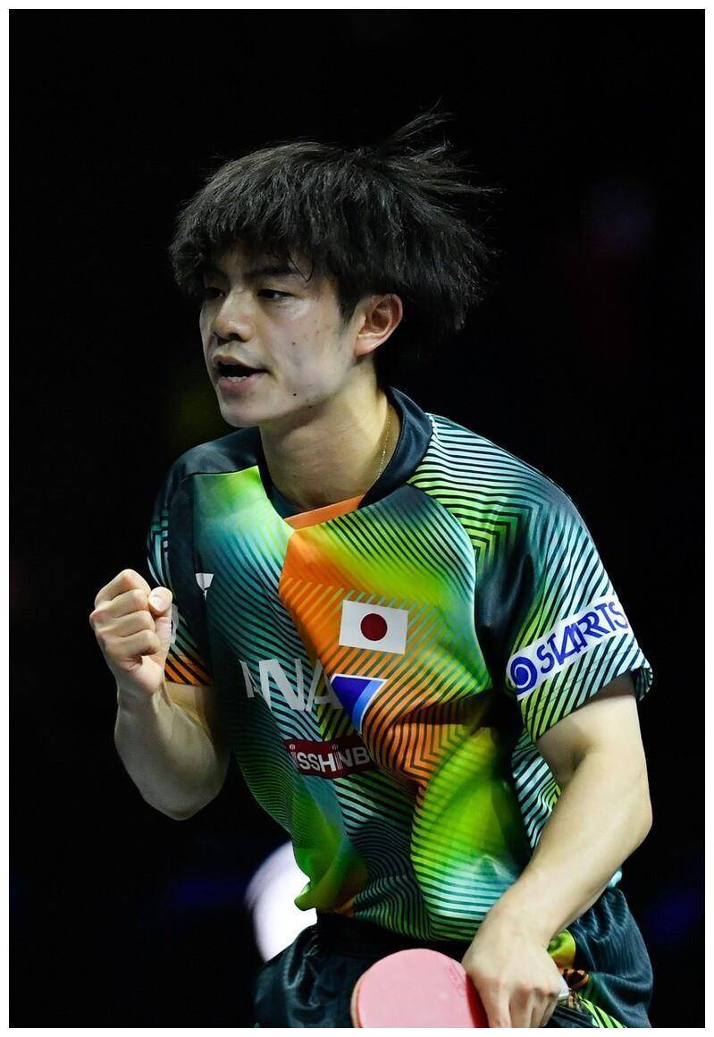 第四盘双方派出第一主力,美因茨的村松雄斗再次登场迎战柯尼希斯霍芬