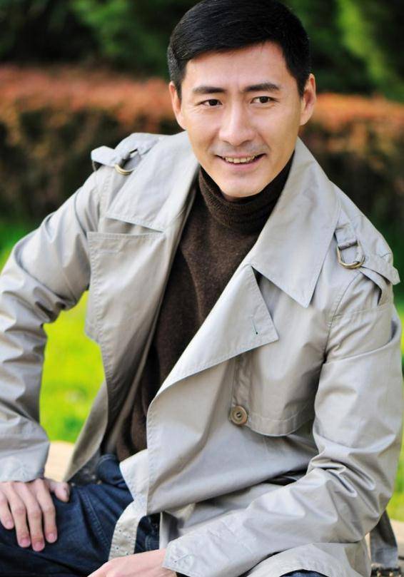 放一张照片,当年的他,也是帅气的哥哥_狄仁杰_李婷_角色