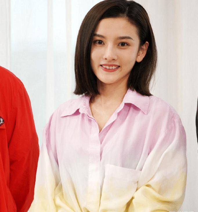 宋主儿为戏变瘦,咧嘴微笑很是迷人,俏皮做鬼脸毫无偶像包袱_祖儿_电视