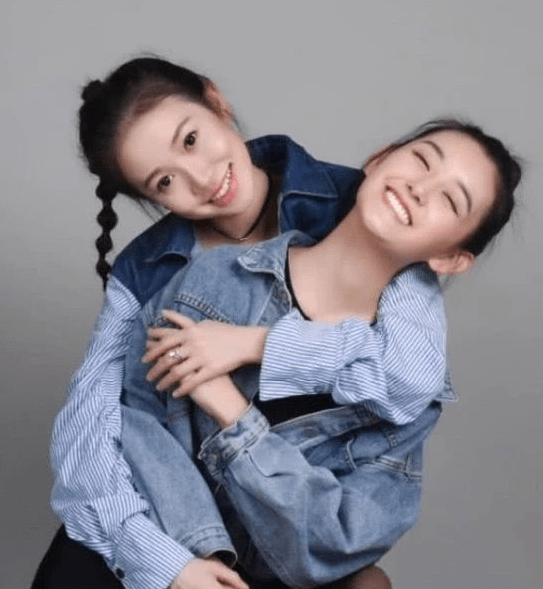 作为今年刚刚考上北影的新生,蒋依依可谓是备受关注,虽然不及张子枫演