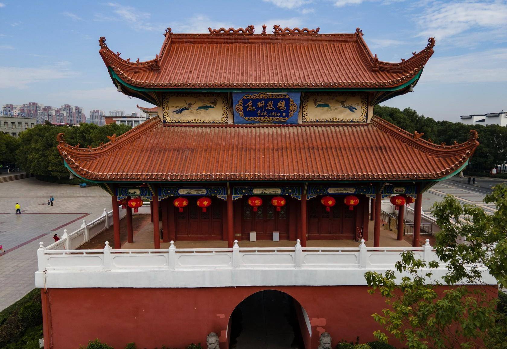 始建于元代元贞元年(1295年)息县谯楼从渡淮大桥的引出刘邓大军故事