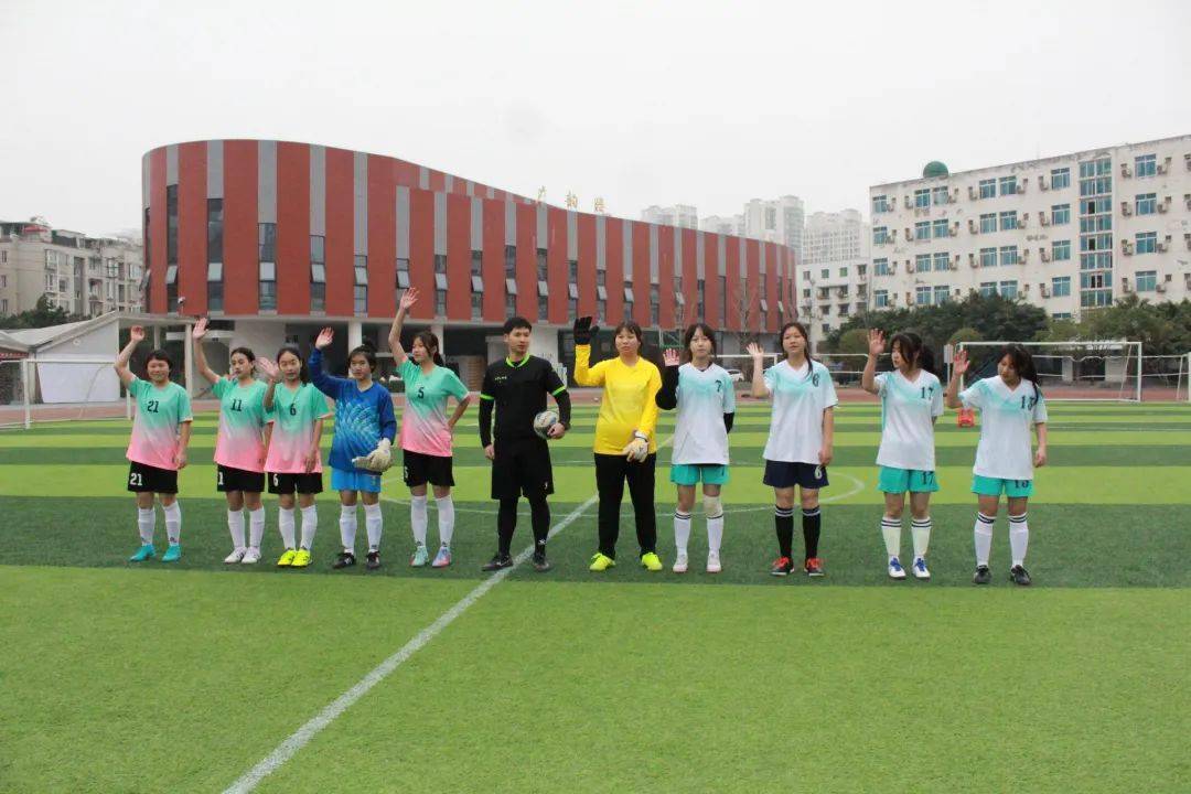 12月15日,2022龙泉驿区高中学生五人制足球比赛在成都龙泉二中如期