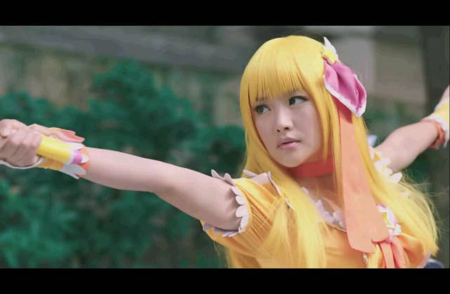 巴啦啦小魔仙:明明容貌相同,为何魔仙女王偏爱小蓝?