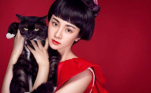 超低调,中国第一代网红"天仙妹妹"尔玛依娜结婚生子,你怎么看?