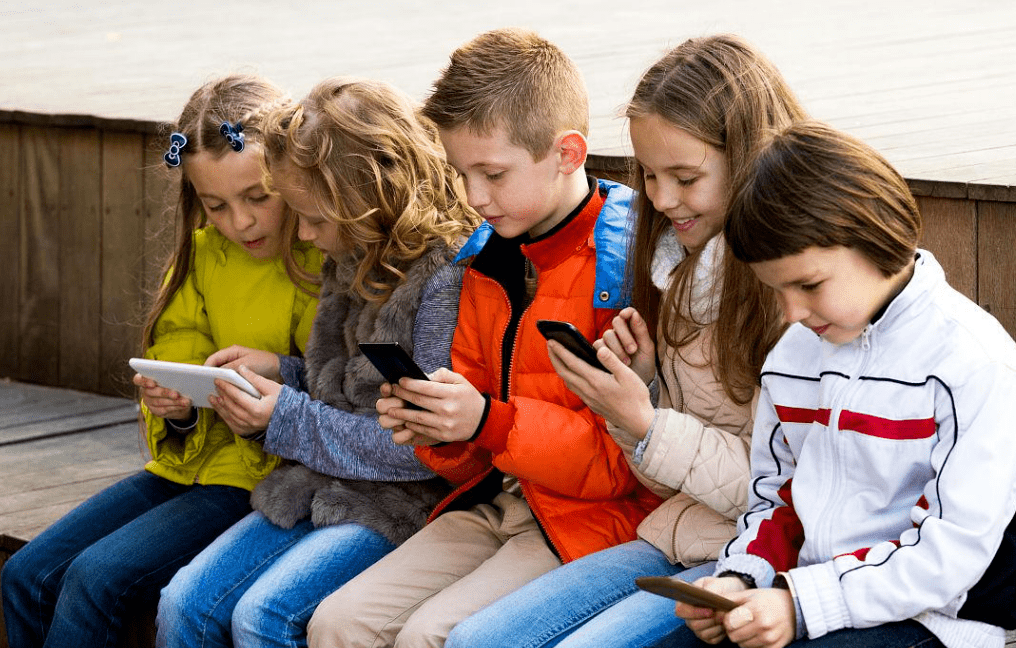 "智能手机如同可卡因" 意大利禁止学生上课期间用手机_影响_瓦尔迪