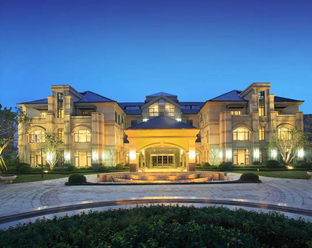 是2012年,兔巴哥置地回归淄博开发的首个项目,更是临淄首个拥有121米