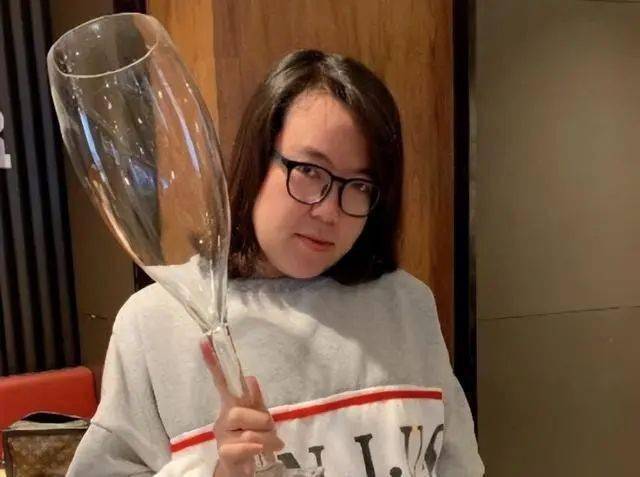 不知道,你们了解大胃王浪味仙吗?他是一个千万级的网红.