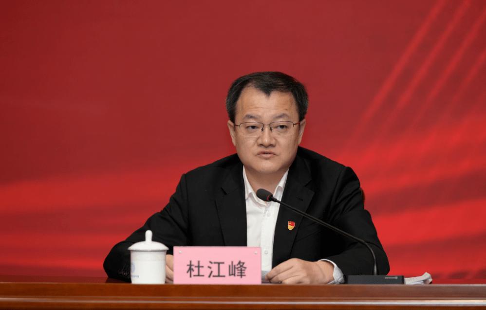 教育部党组成员,副部长翁铁慧同志,浙江省委常委,组织部部长王成同志