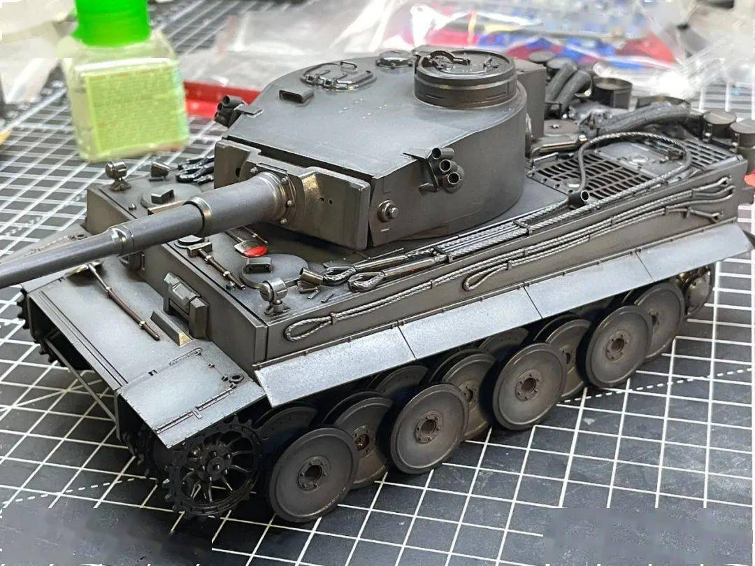 再现厚重质感,田宫1/35虎式坦克初期型涂装&旧化分享