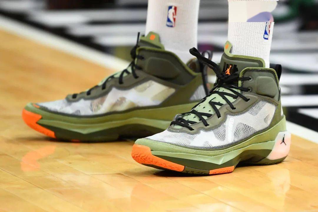 自由身的欧文上脚kd2_gordon_nike_kyrie