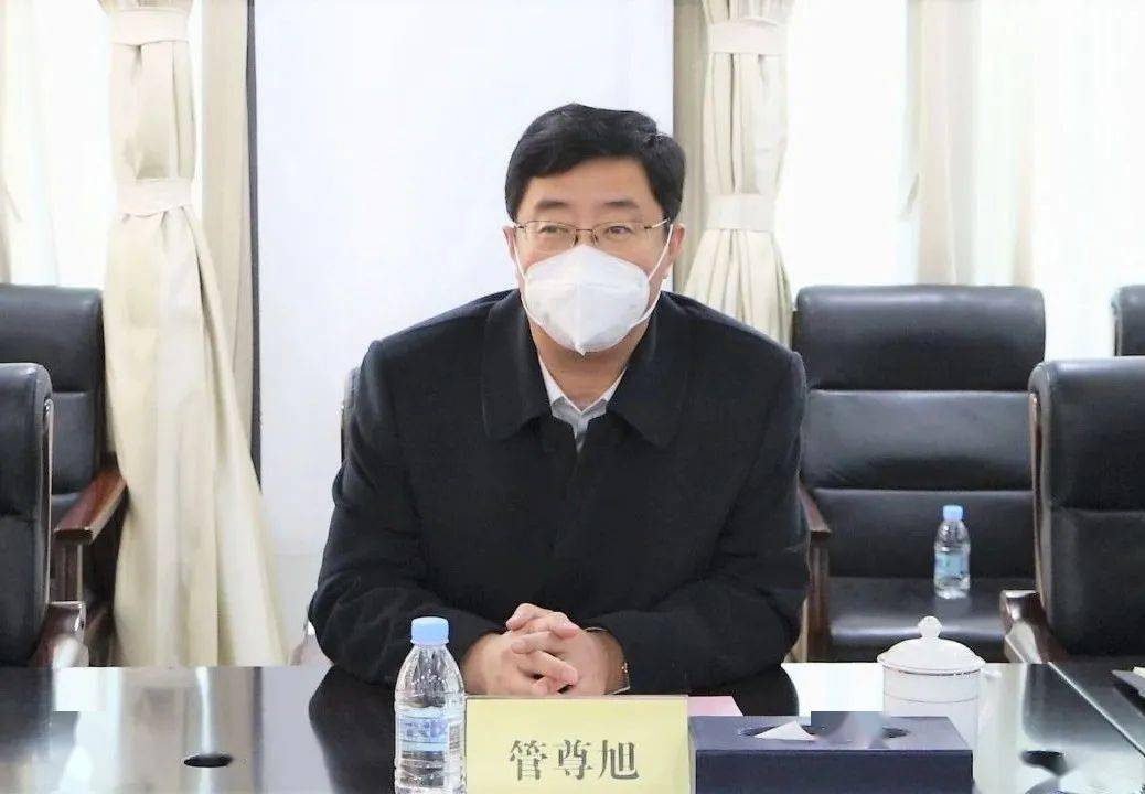 管尊旭先后来到辽港集团营口港,鞍钢股份鲅鱼圈钢铁分