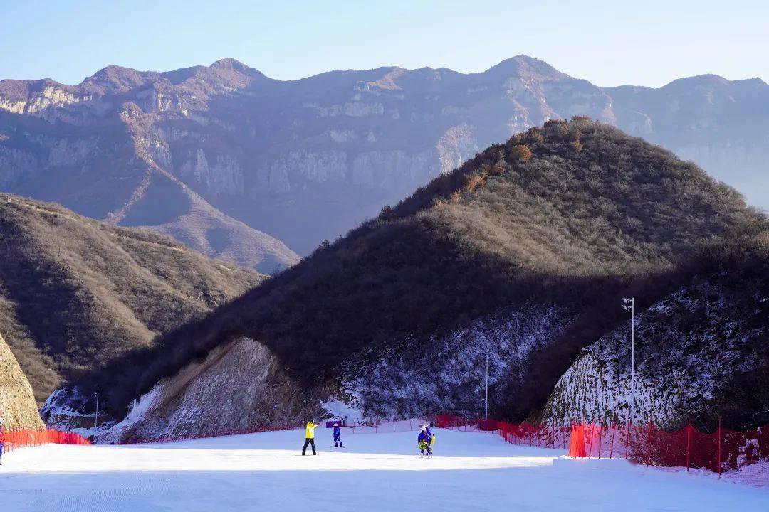 云丘山滑雪场多大图片