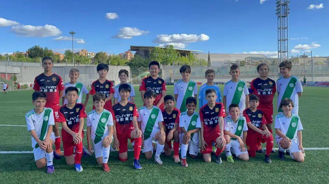 走近"球痴"磊子哥|迪拜龙十二俱乐部&阿联酋华人联赛,只因热爱,一场