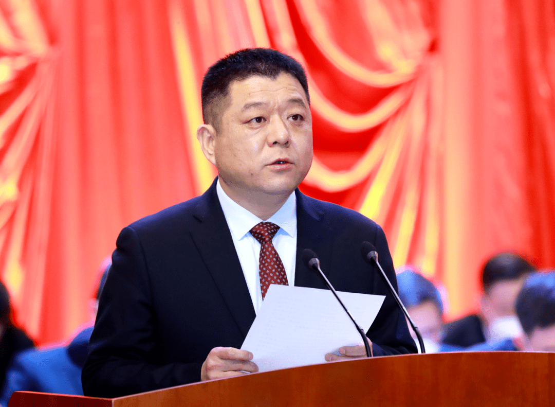 下午2点30分,刘荣华宣布大会开幕.