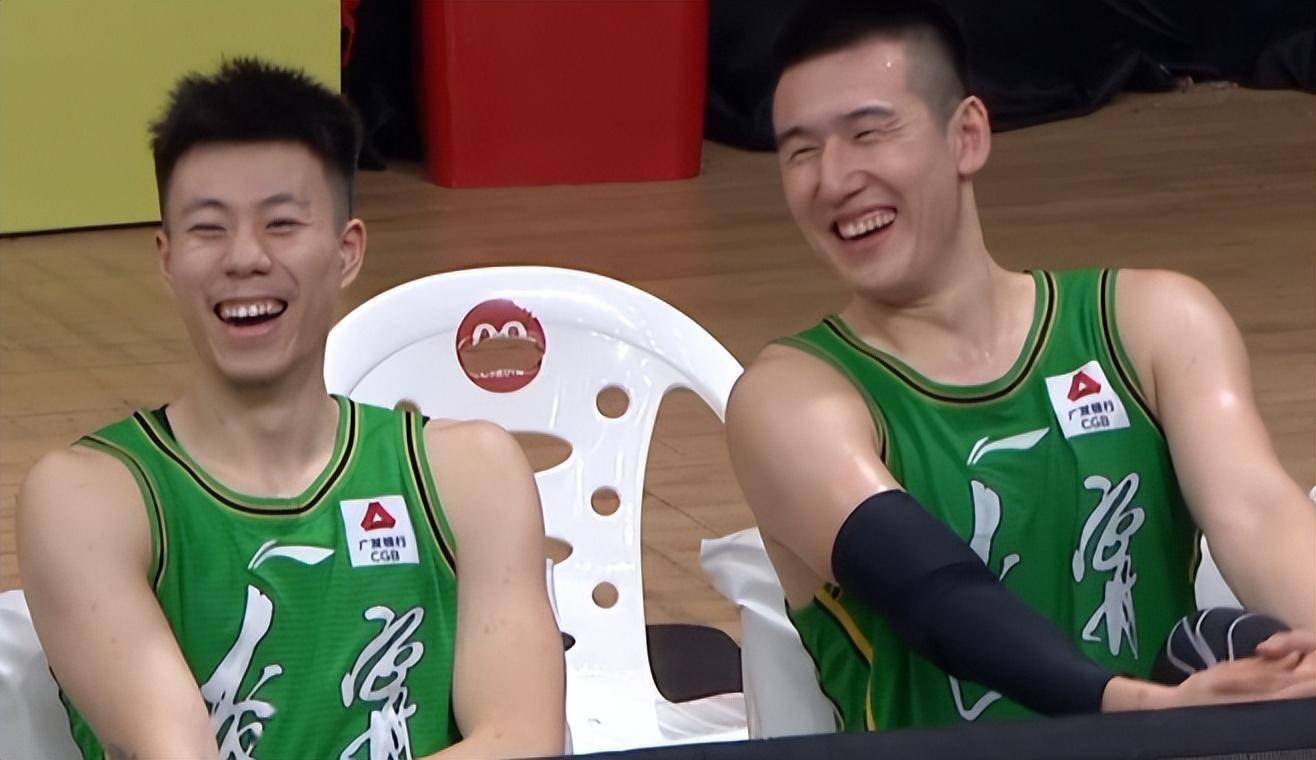 付豪从钩机到椰汁,张镇麟模仿,与大嫂联动相约拍摄_投篮_徐冬冬_姿势