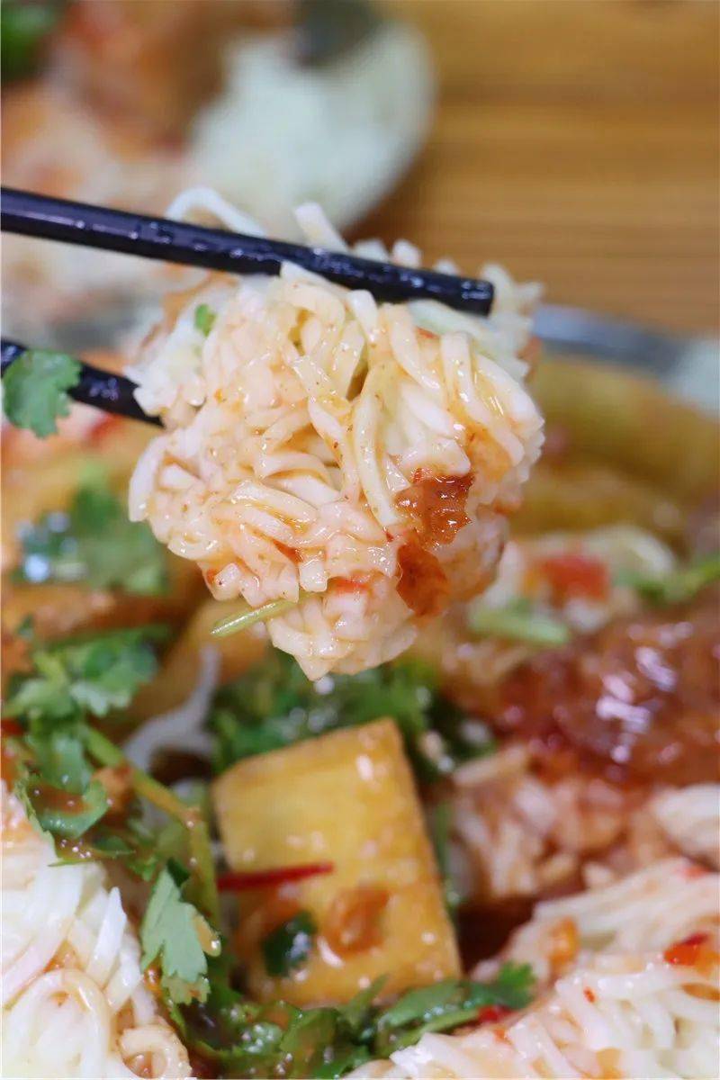 心情不好的时候,就想吃一大盘漳州五香面!_酱汁_店里_老宝