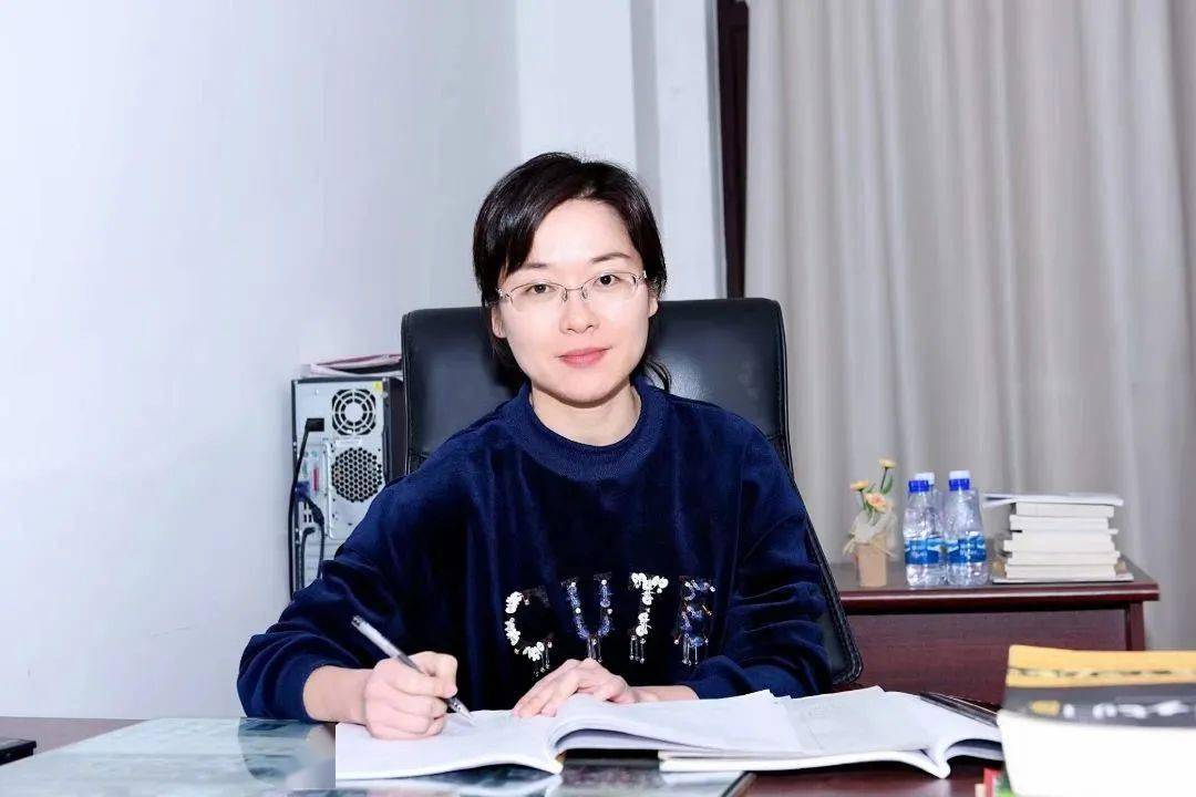 喜报:奉贤区曙光中学王建玲老师荣获2022年上海市中青年教师教学比赛