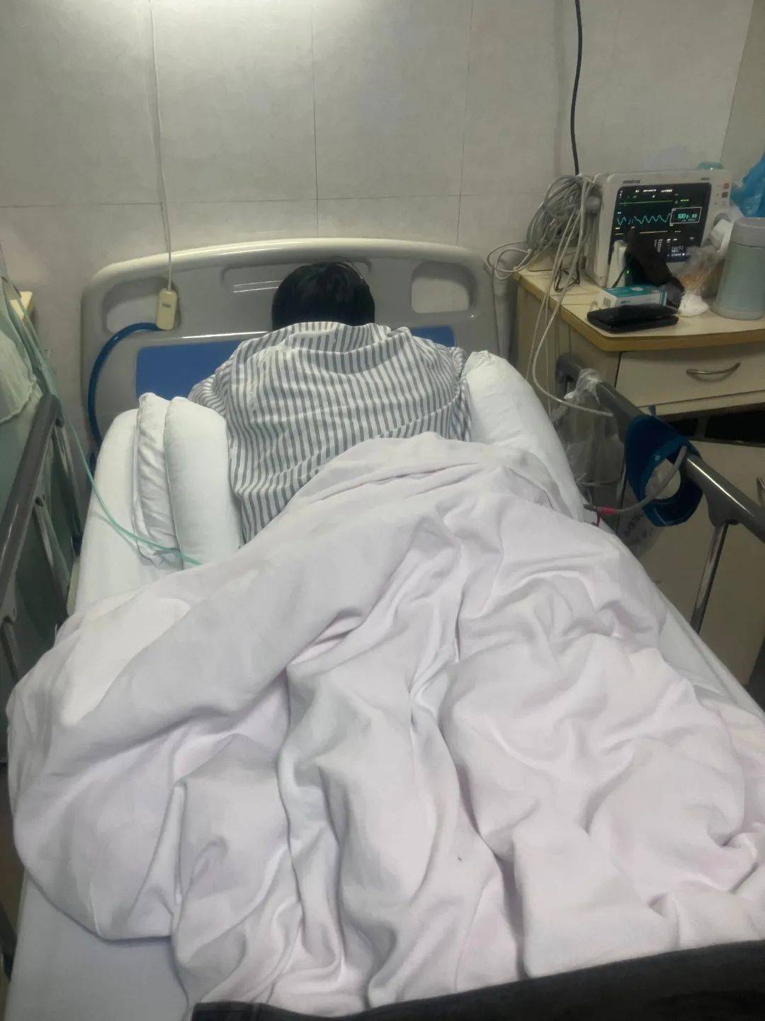 为提高俯卧位通气的规范率以及重症患者救治成功率,浙