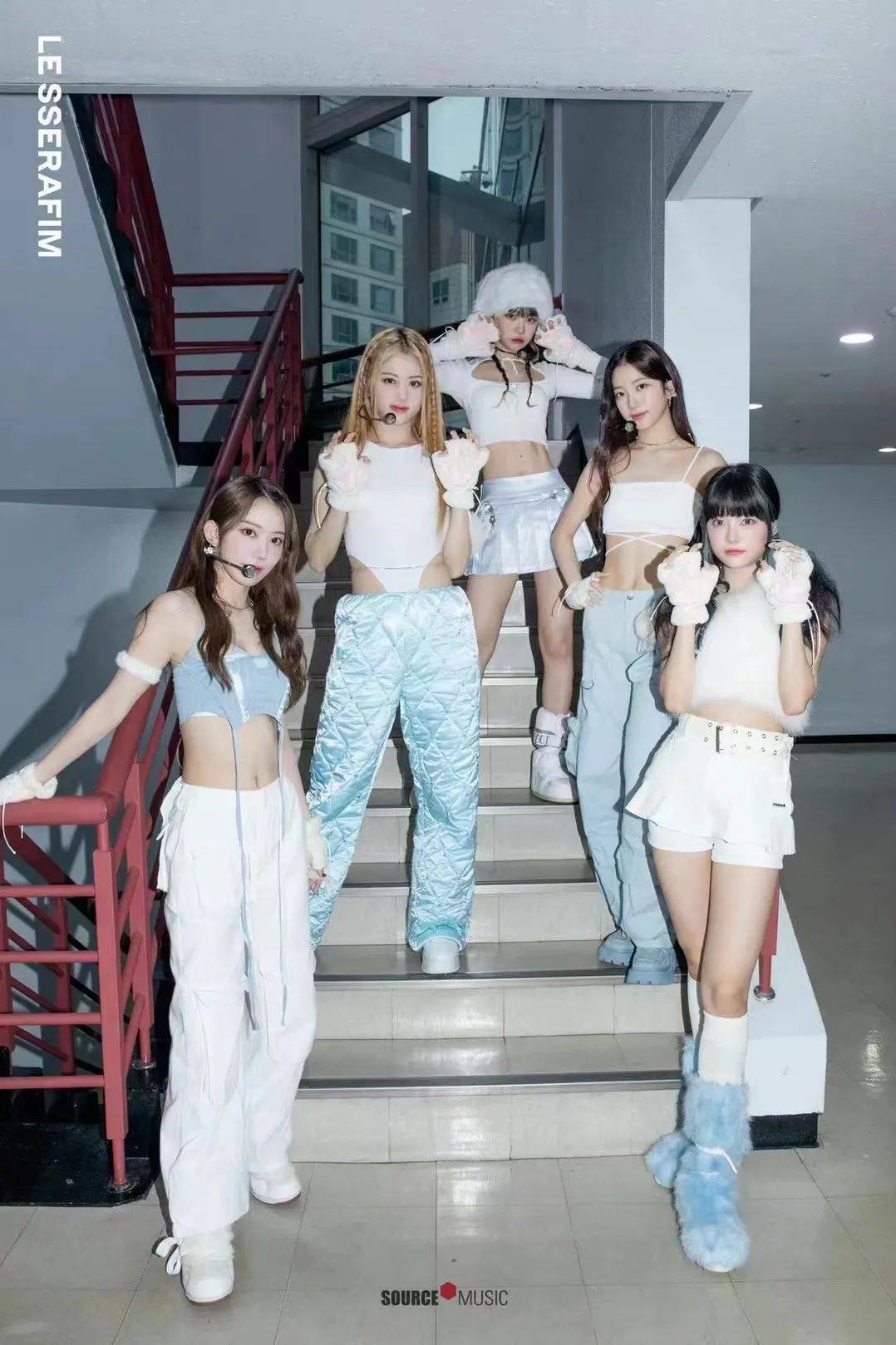 毛毛靴dua lipa王紫璇林允孙千泫雅徐璐吴千语孟佳穿上仿佛要去登月的