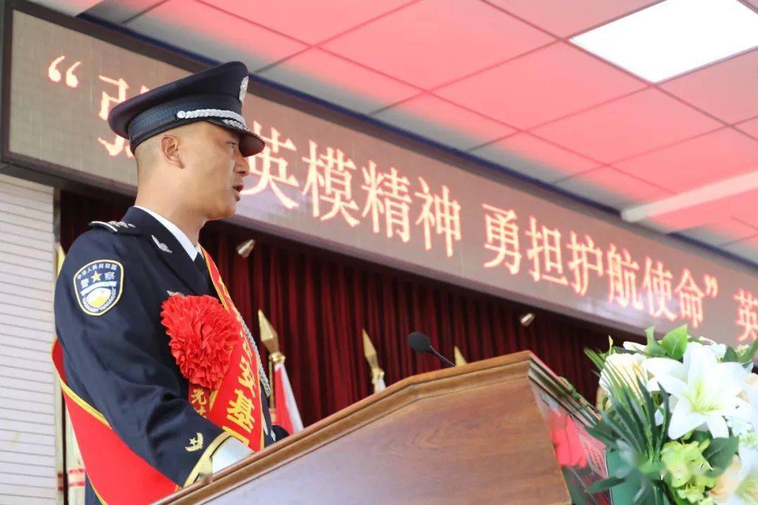 《英雄归来》仁曾多杰| 摄全省"最美基层民警"仁青南杰,在黄南州