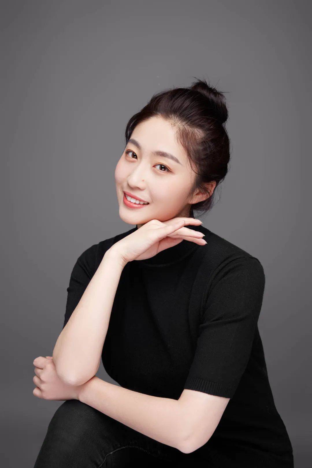 闫文倩天津京剧院国家二级演员,杨派老生再传弟子,著名京剧表演艺术家