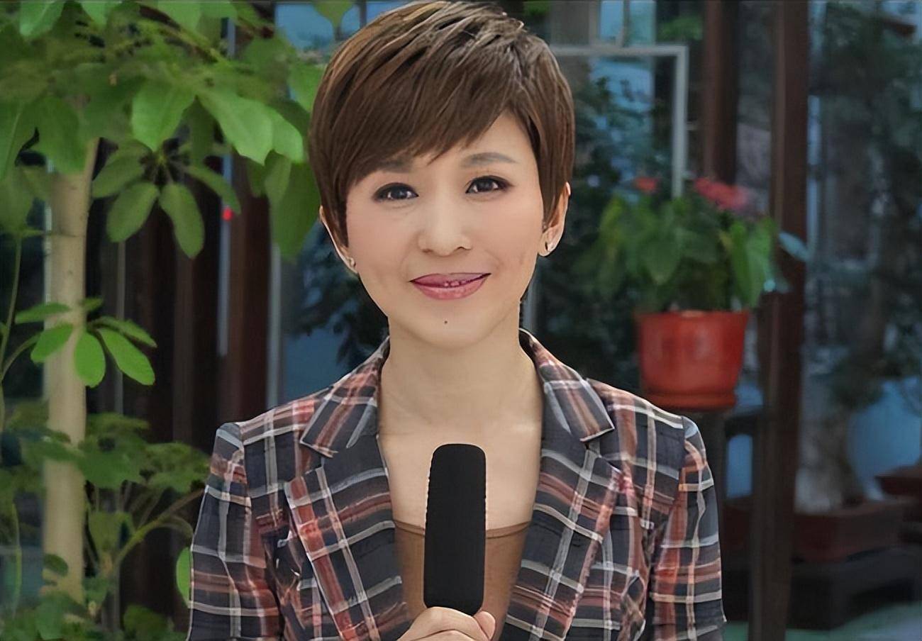 欧阳夏丹的痛:父母相继患癌,阔别央视3年,她还能重回巅峰吗?