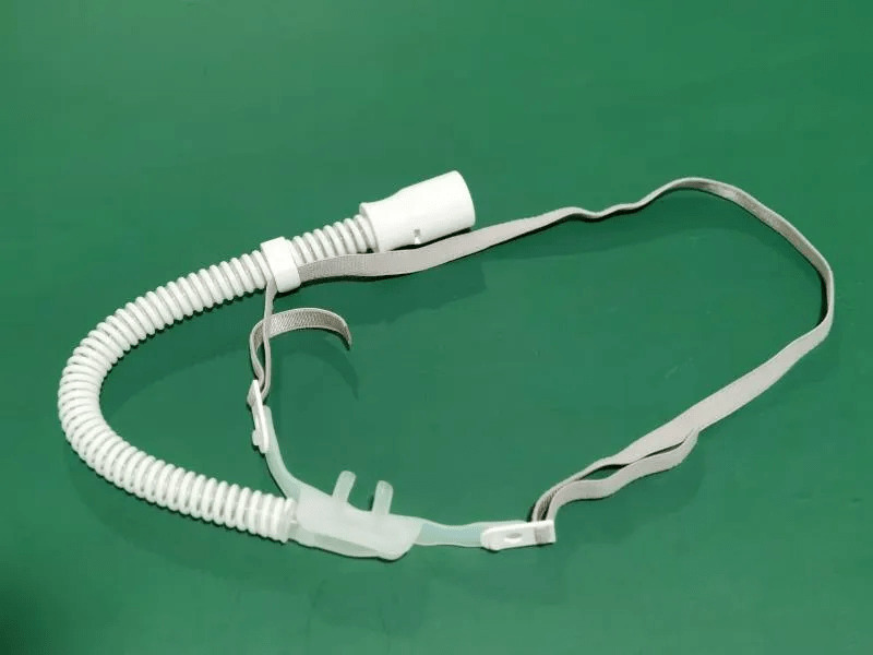 1,选择适宜型号的鼻塞,建议选取小于鼻孔内径50%的鼻导管.