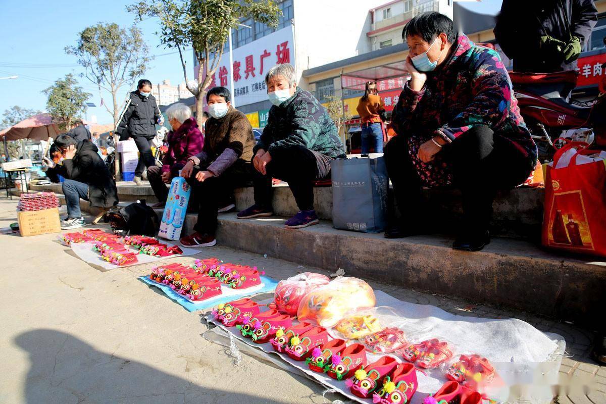 长安引镇万人集:腊月里乡村大集人气旺年味浓,烟火气又回来了_冻肉