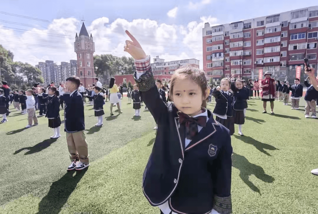 长春朝阳实验小学校服图片