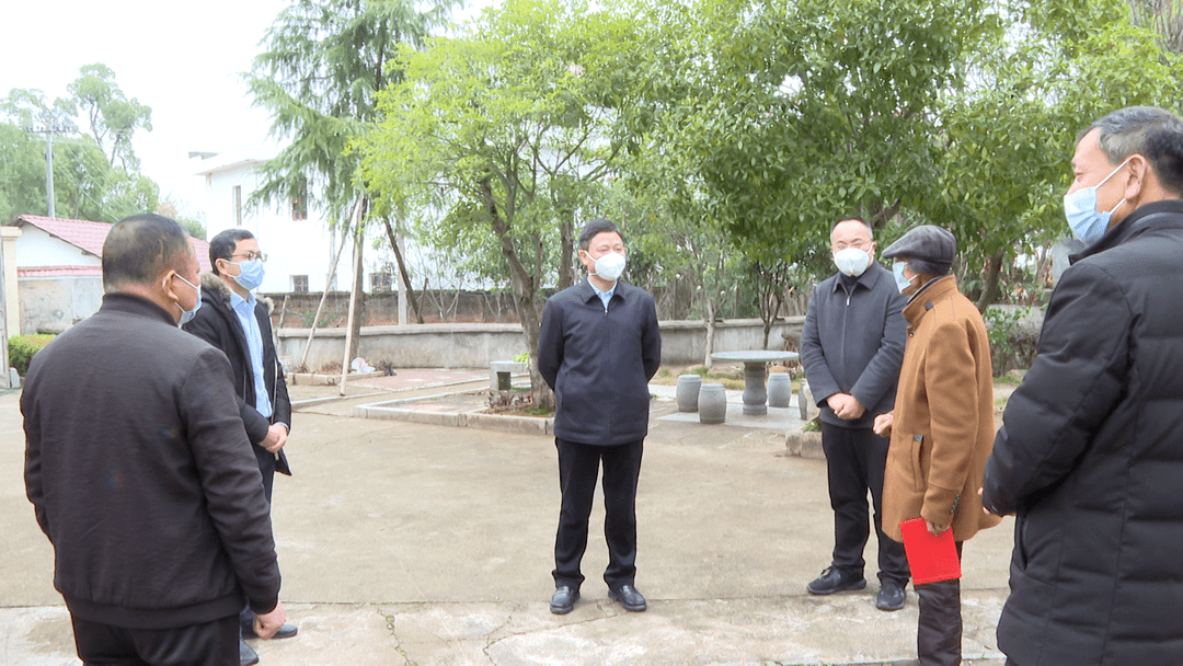 陈海民代表县委,县政府衷心感谢新乡贤及家属为万安发展所做出的贡献