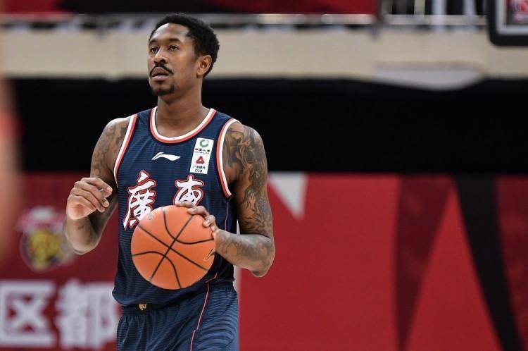 双外援共只打了31分钟！马尚三分8中6砍22分 汉密尔顿6中6得17分