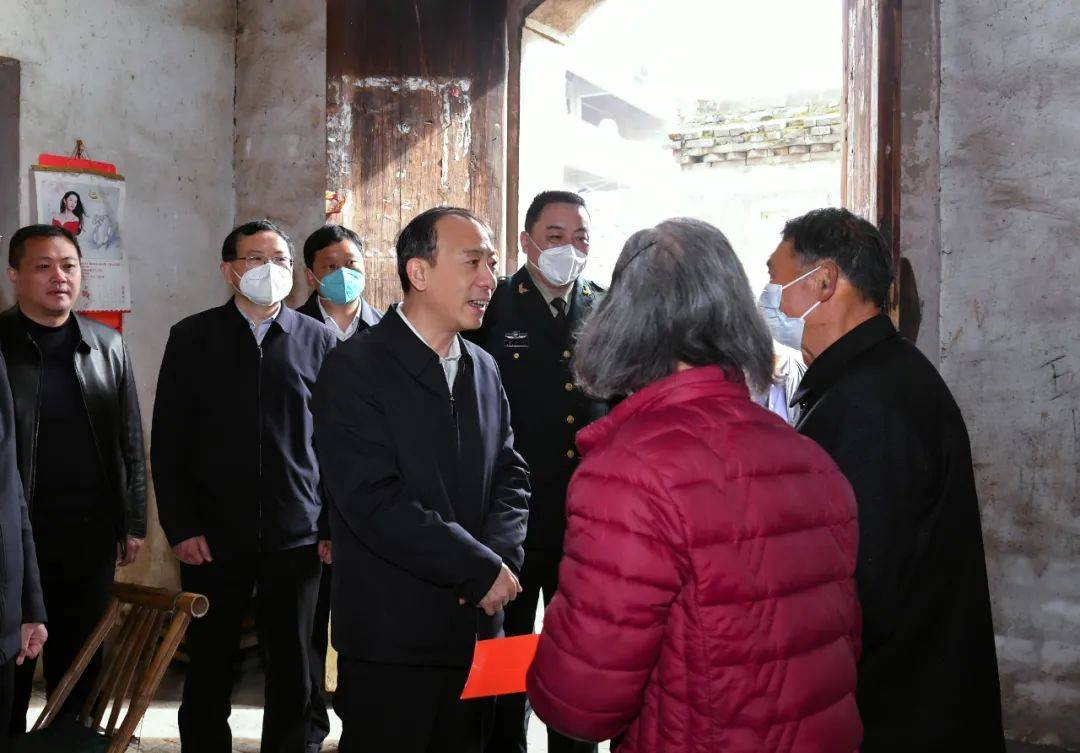 于秀明在我市调研走访时强调:持续增进百姓获得感托起